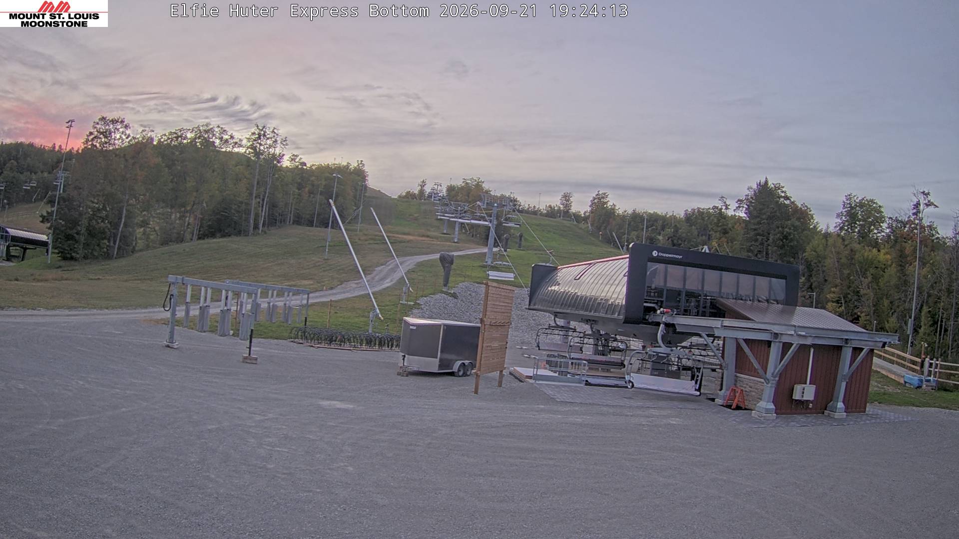 Mount St Louis Moonstone webcam — Elfie Huter Express Base